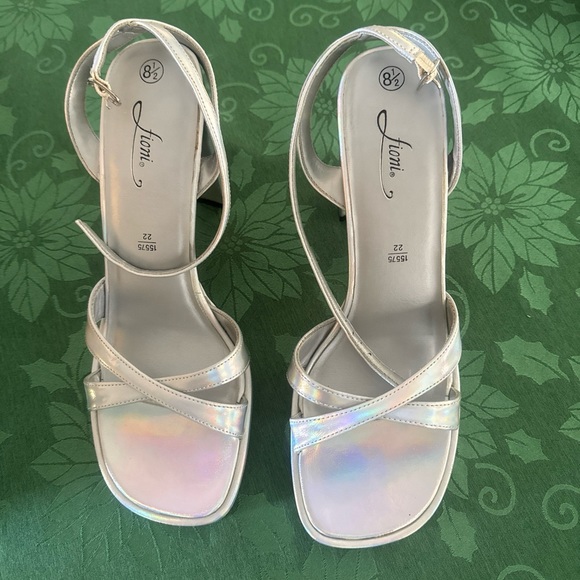 Fioni Heels Size 8.5 EUC - Picture 3 of 7